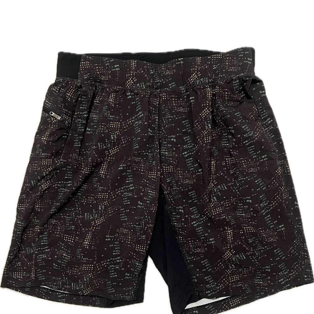 SOLD Men's Black Patterned Lululemon Shorts